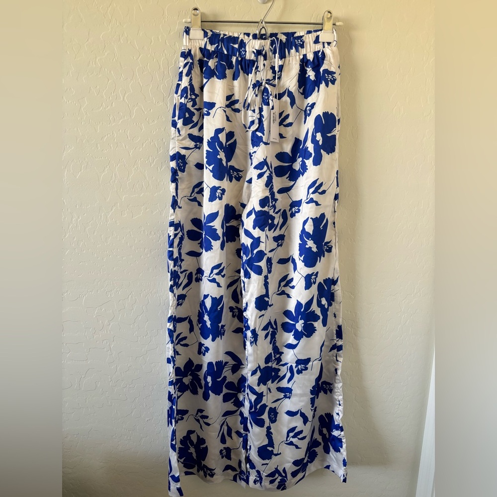 Petal & Pup White Wide-Leg Pants with Royal Blue Floral Print